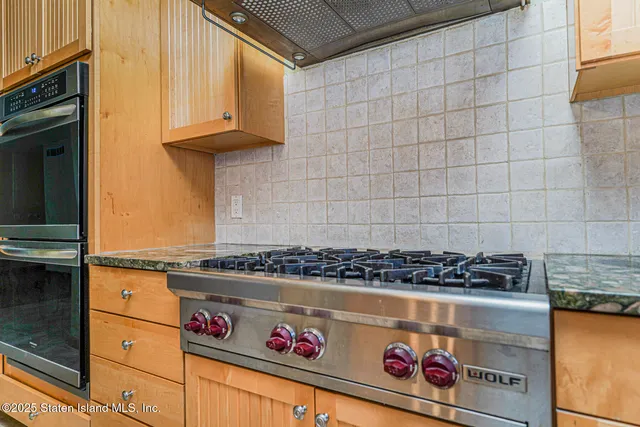 $1,590,000 | 528 Rathbun Avenue | Huguenot