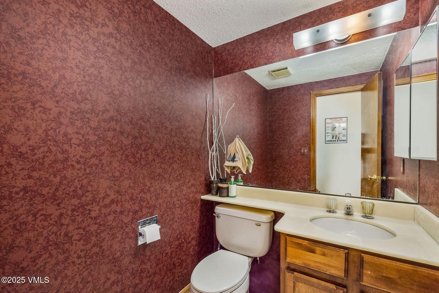 314 Eagle Road, Unit A4 Eagle-Vail, CO 81620 - Photo 11 of 27 Powder Bath