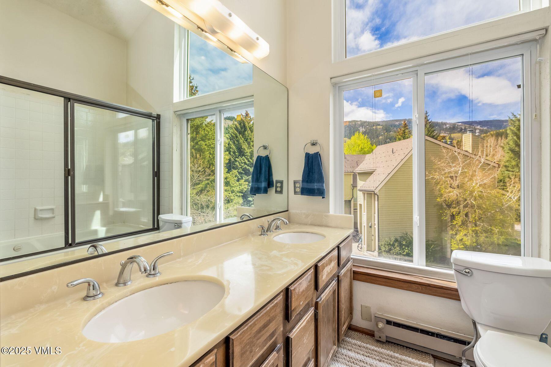 314 Eagle Road, Unit A4 Eagle-Vail, CO 81620 - Photo 15 of 27 Primary bath