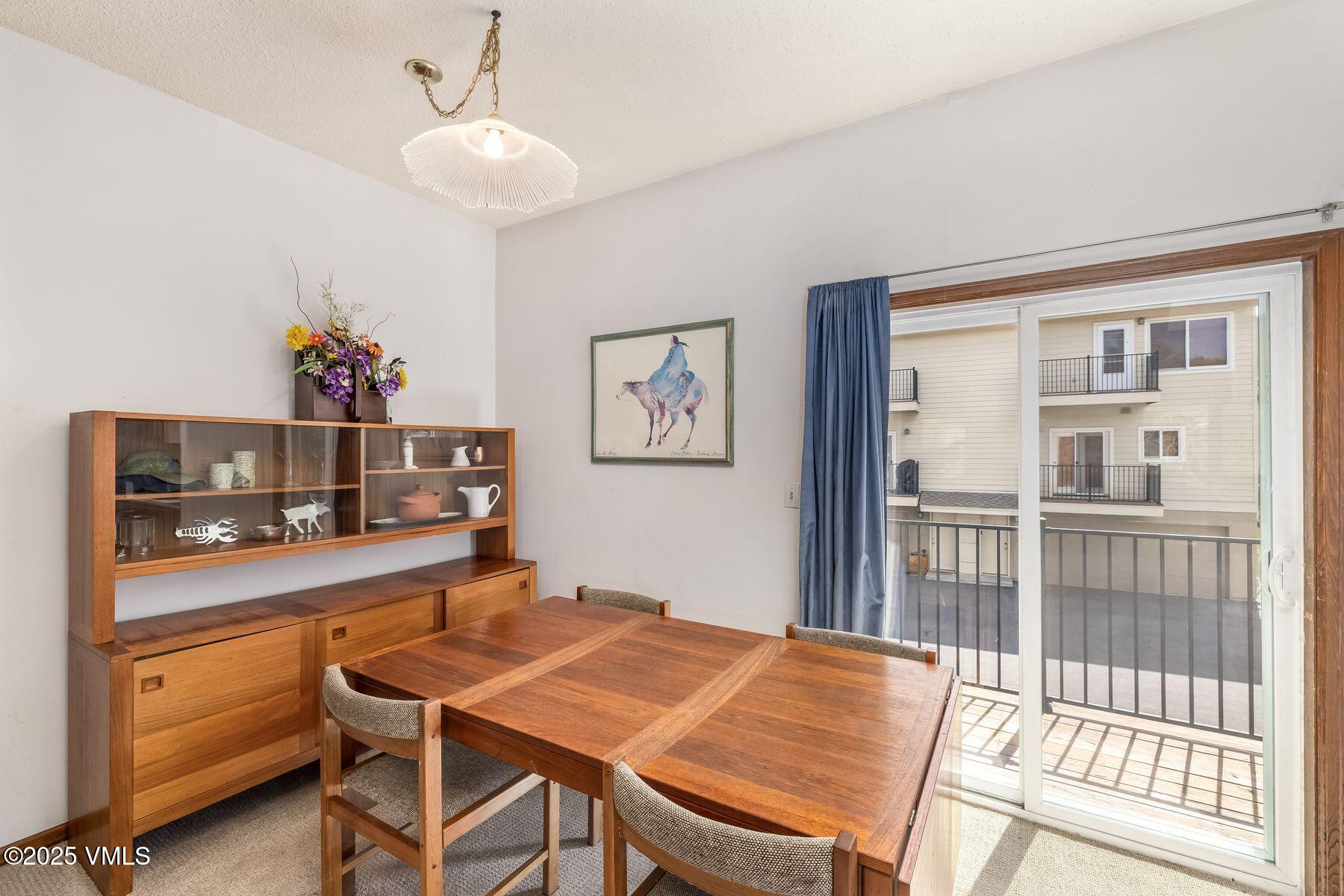 314 Eagle Road, Unit A4 Eagle-Vail, CO 81620 - Photo 7 of 27 Dining area