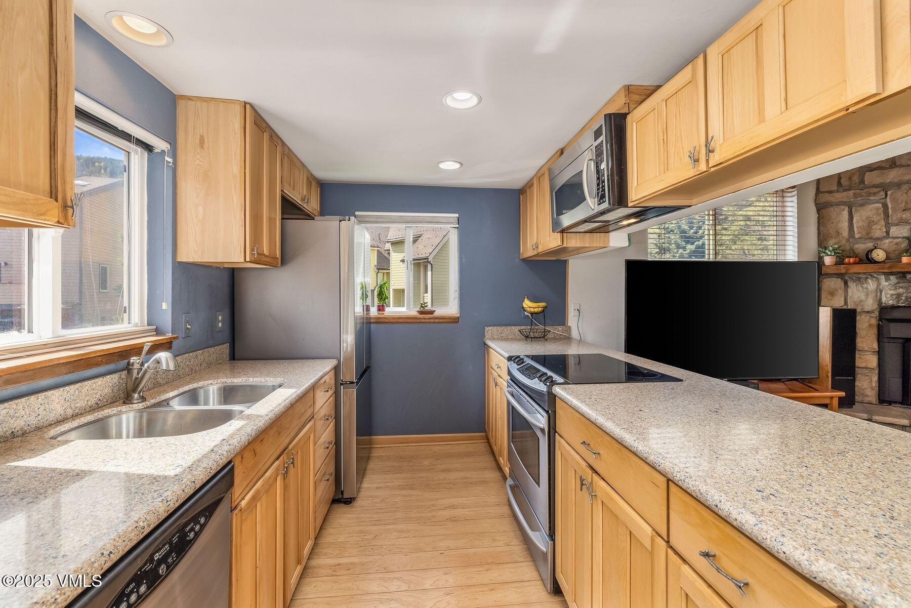 314 Eagle Road, Unit A4 Eagle-Vail, CO 81620 - Photo 9 of 27 photo_online_010