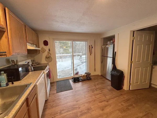 $1,350 | 3886 Route 25 Rumney Nh 03266, Rumney, NH 03266