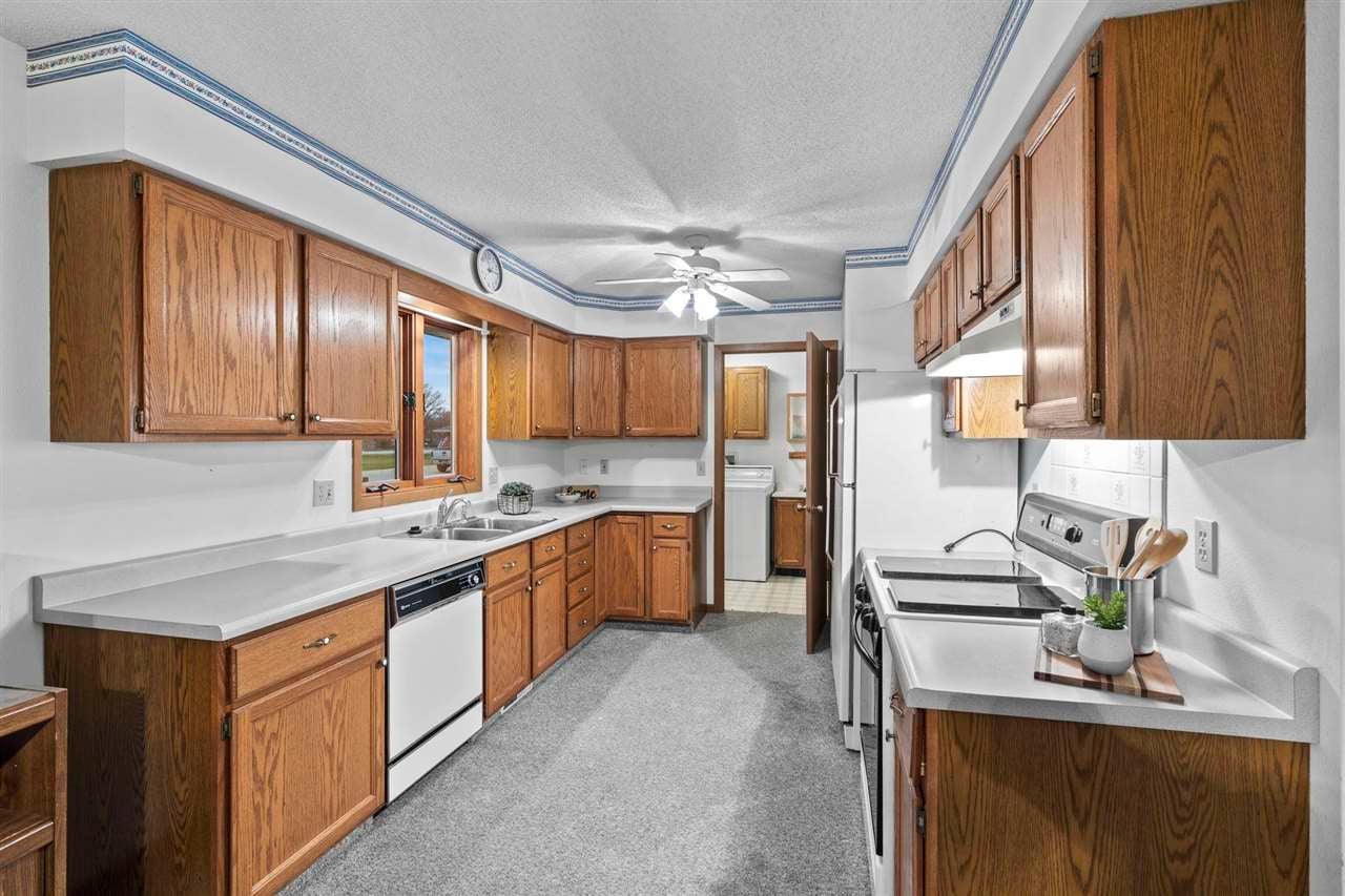 1102 E Place Kalona, IA 52247 - Photo 5 of 27 Gallery Image 5