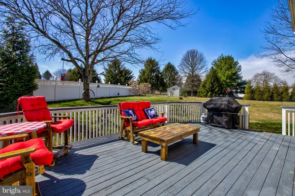 $615,000 | 19 Ponds End Drive, Downingtown, PA 19335