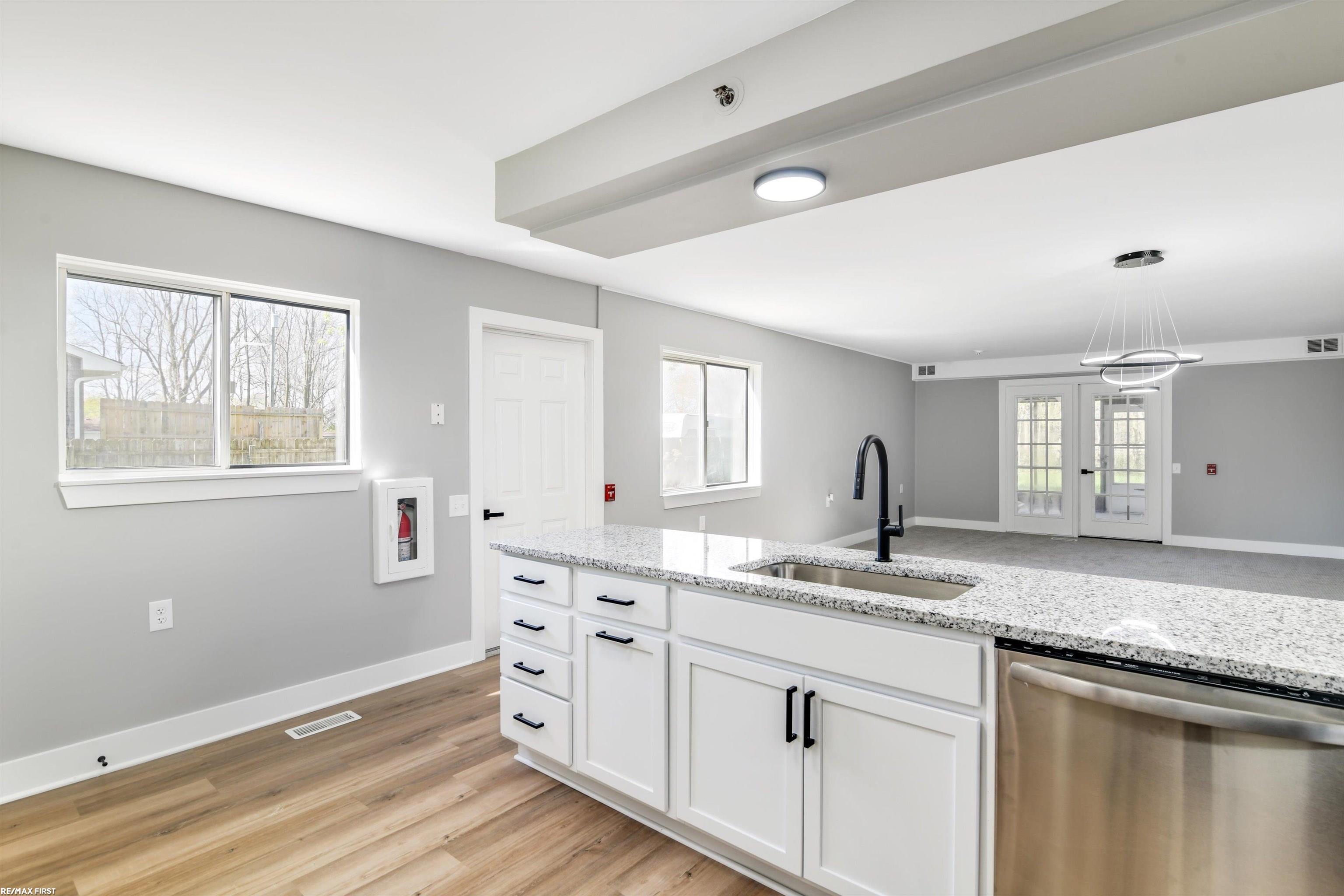 56595 Omo Road Macomb, MI 48042 - Photo 5 of 27 50108068-4.JPG