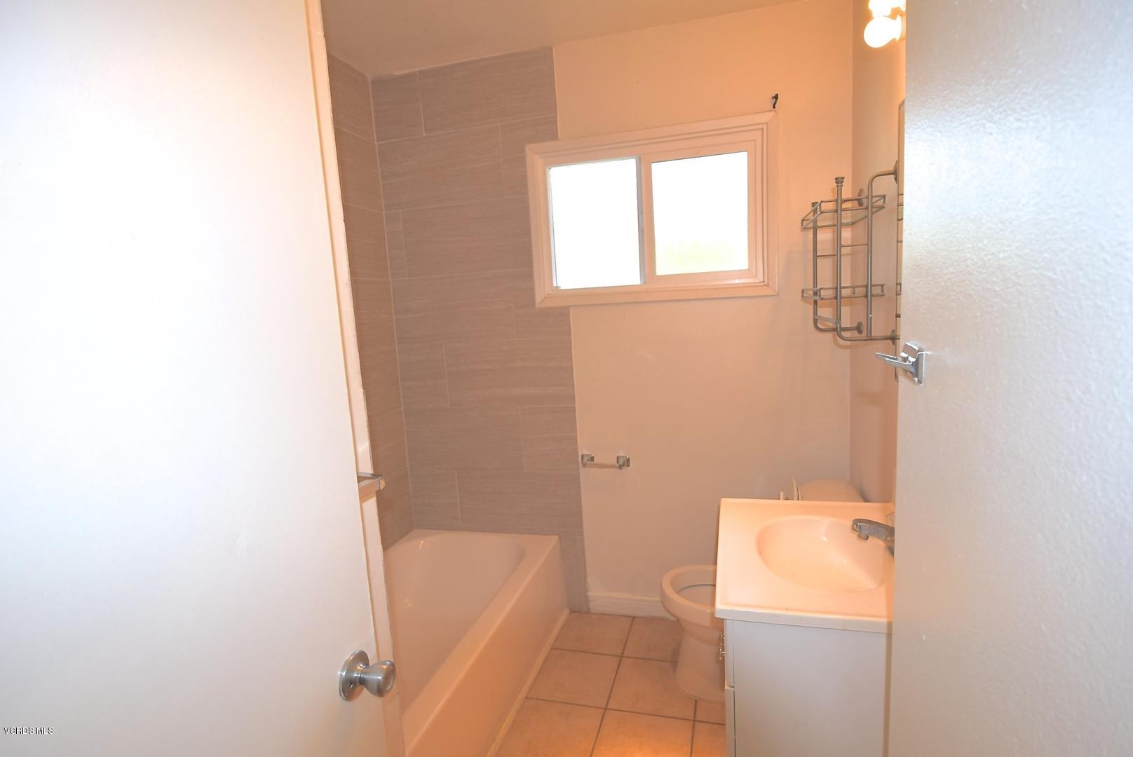 1601 Visalia Street Oxnard, CA 93035 - Photo 8 of 12 large (7)