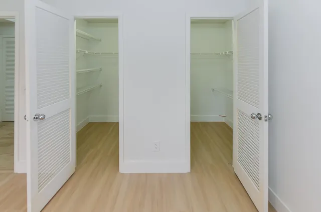 a bathroom with a tub