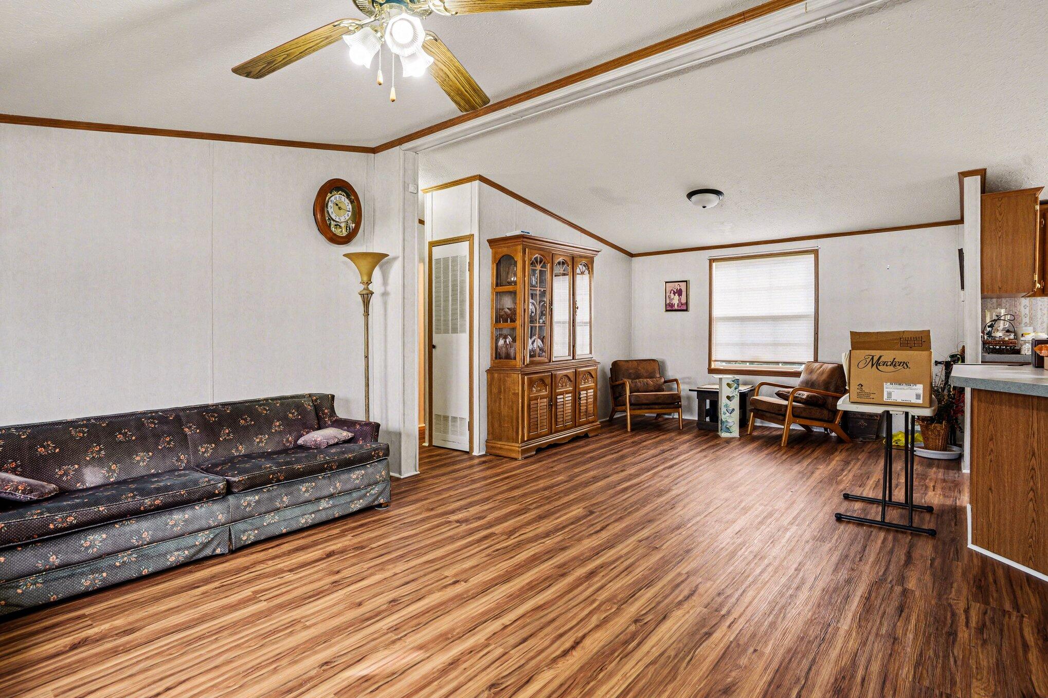 2006 Ontario Road, Unit 141 Niles, MI 49120 - Photo 5 of 16 005_file_6693