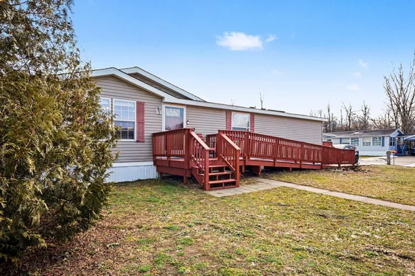 $89,900 | 2006 Ontario Road, Unit 141, Niles, MI 49120