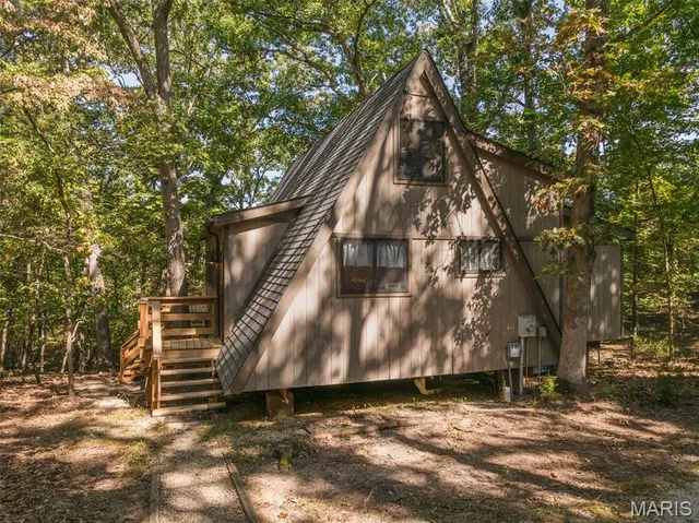 $330,000 | 1126 Mitten Ridge Drive, Innsbrook, MO 63390