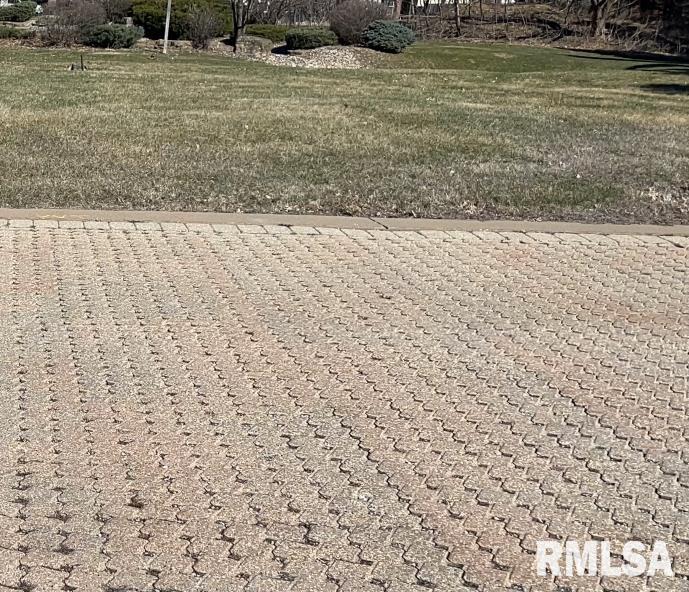 244 12th Avenue Moline, IL 61265 - Photo 7 of 9