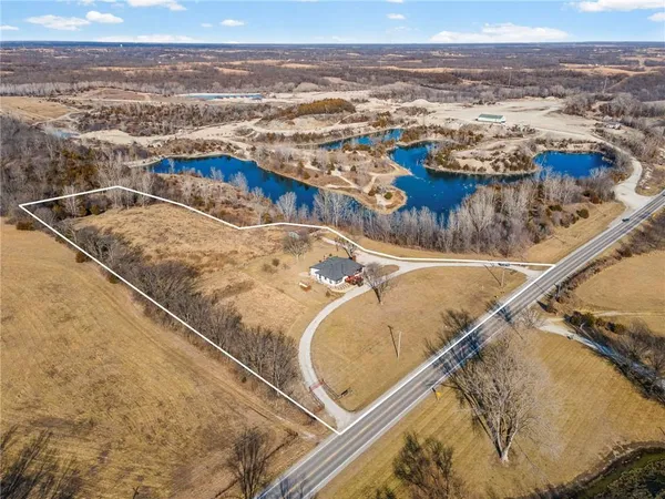 $625,000 | 35932 10th Highway, Rayville, MO 64084