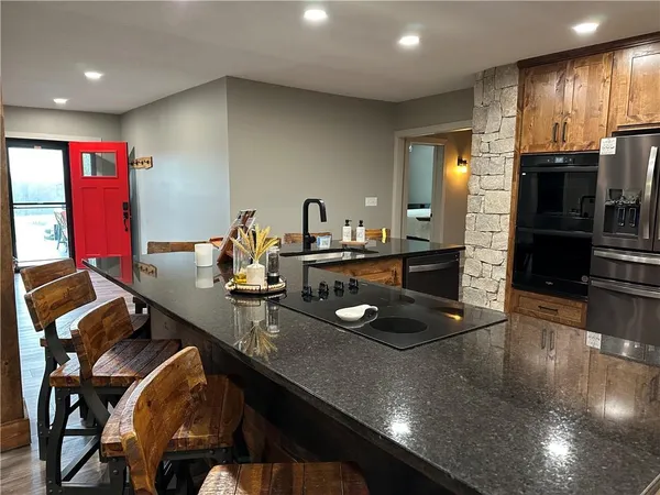 $625,000 | 35932 10th Highway, Rayville, MO 64084