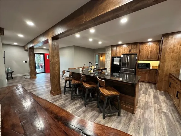 $625,000 | 35932 10th Highway, Rayville, MO 64084
