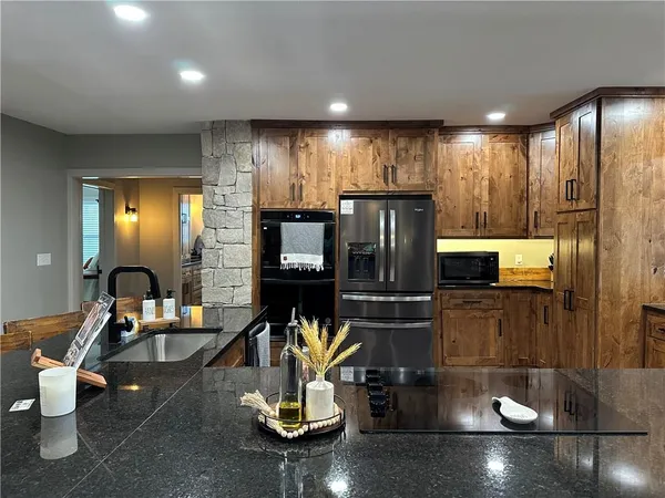 $625,000 | 35932 10th Highway, Rayville, MO 64084