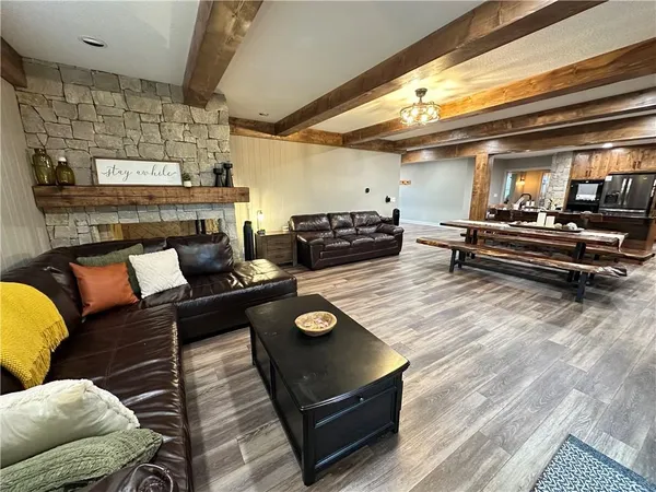 $625,000 | 35932 10th Highway, Rayville, MO 64084