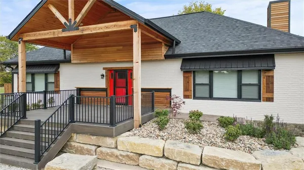 $625,000 | 35932 10th Highway, Rayville, MO 64084