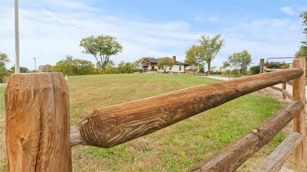 $625,000 | 35932 10th Highway, Rayville, MO 64084