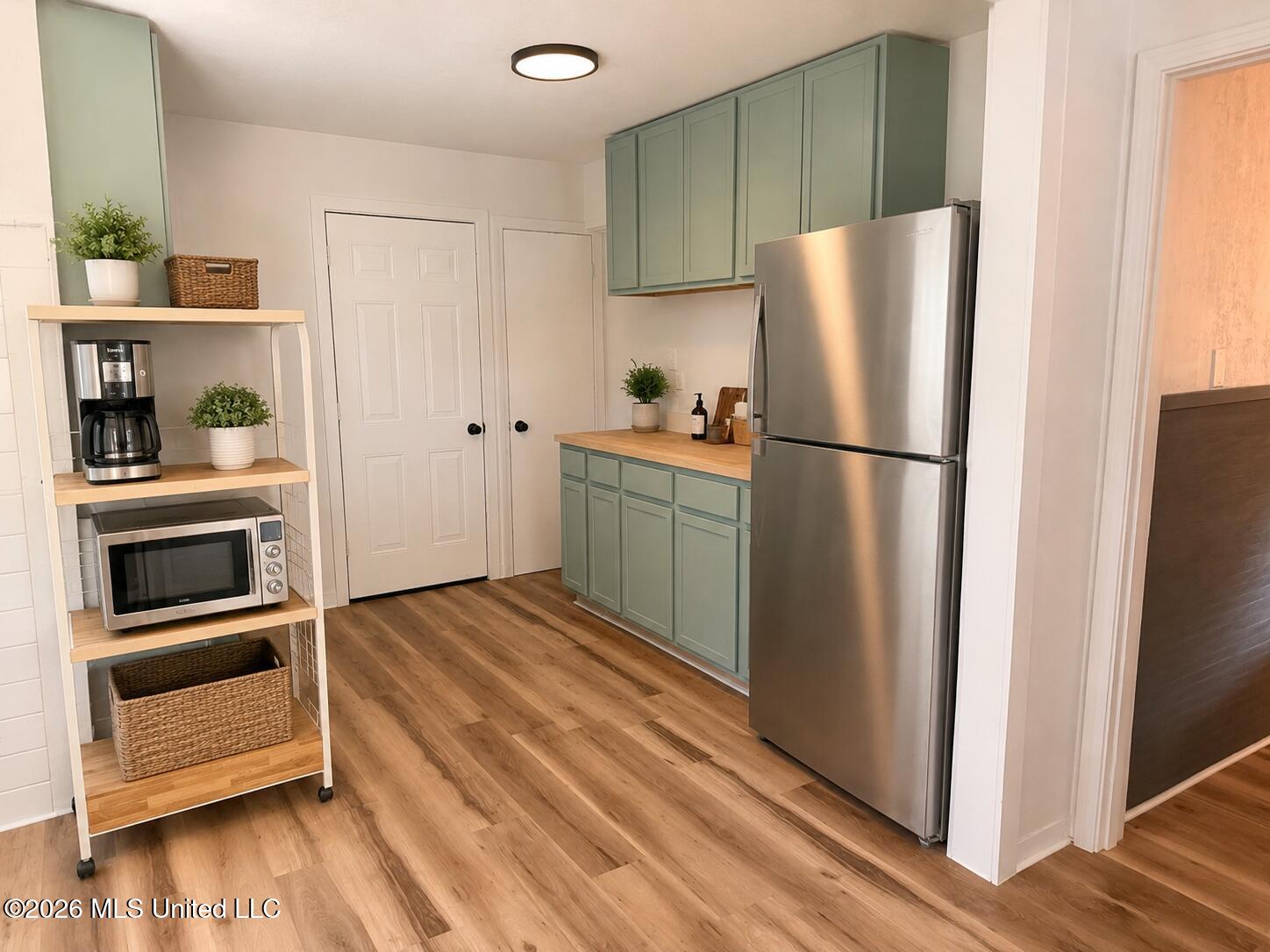 103 Fore Street Gulfport, MS 39503 - Photo 4 of 9 kitchen.enhanced