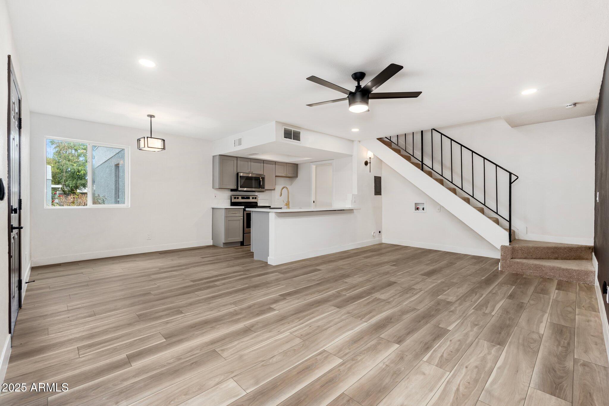 2625 West Ocotillo Road, Unit 4 Phoenix, AZ 85017 - Photo 2 of 24 2625 W Ocotillo Rd UNIT 4 - 03