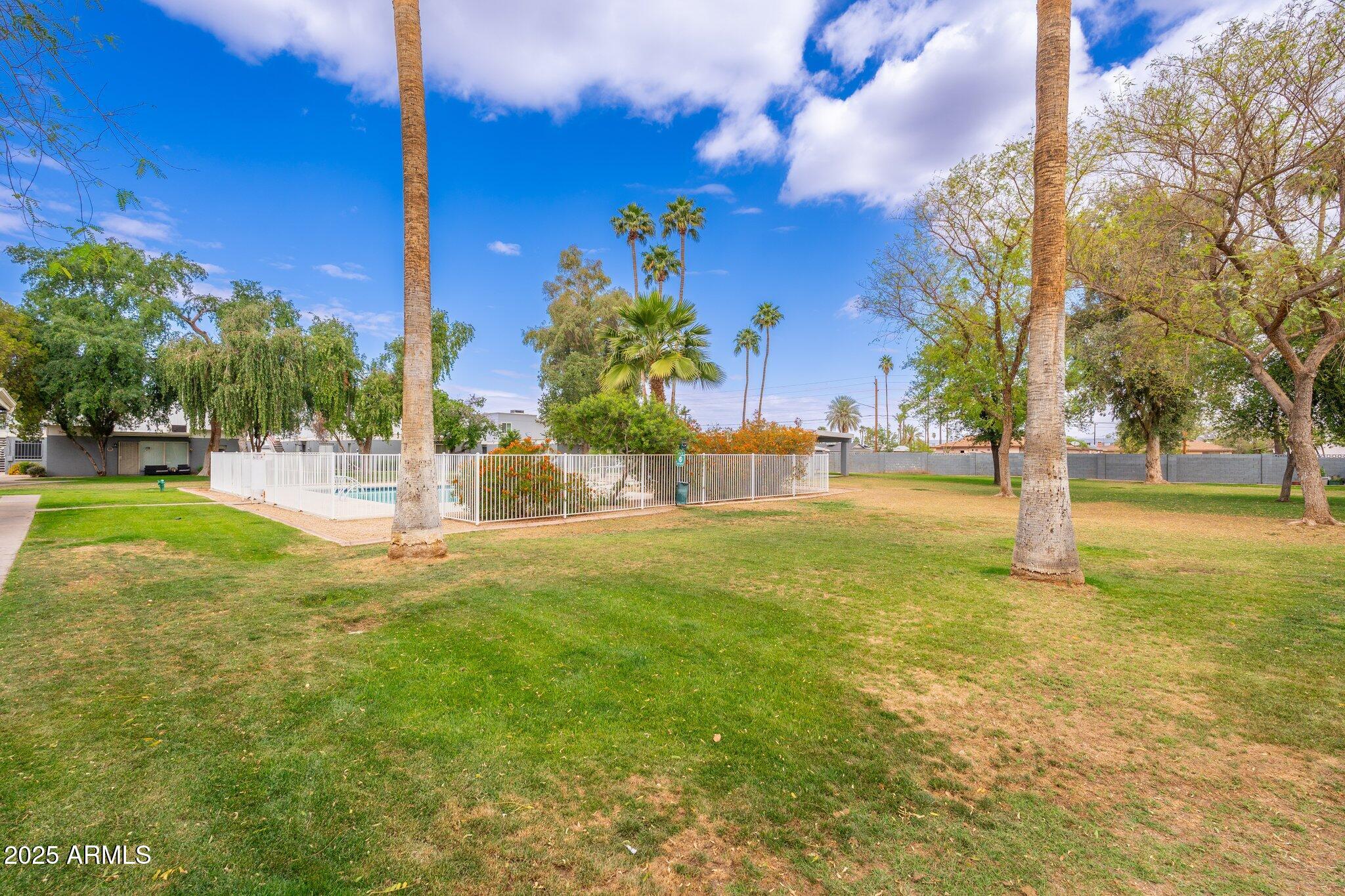 2625 West Ocotillo Road, Unit 4 Phoenix, AZ 85017 - Photo 21 of 24 2625 W Ocotillo Rd UNIT 4 - 21