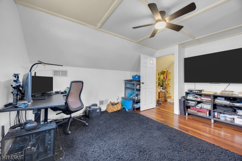 321 Sherwood Road Union, NJ 07083 - Photo 18 of 36