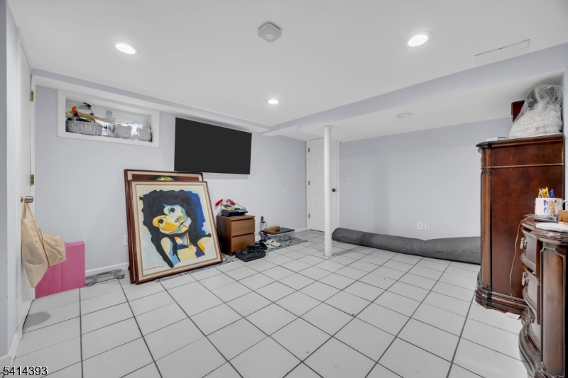 321 Sherwood Road Union, NJ 07083 - Photo 22 of 36