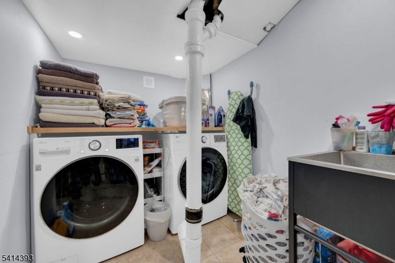 321 Sherwood Road Union, NJ 07083 - Photo 26 of 36