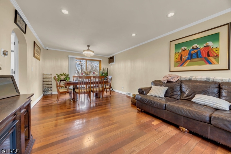 321 Sherwood Road Union, NJ 07083 - Photo 3 of 36