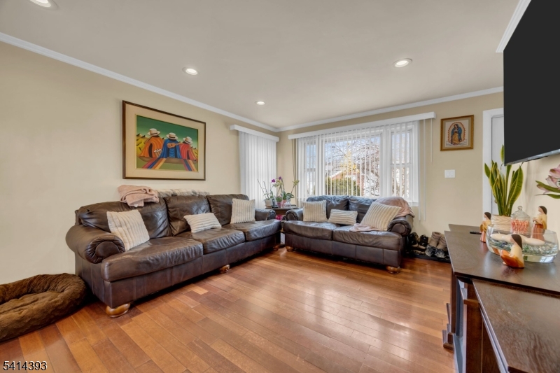 321 Sherwood Road Union, NJ 07083 - Photo 8 of 36