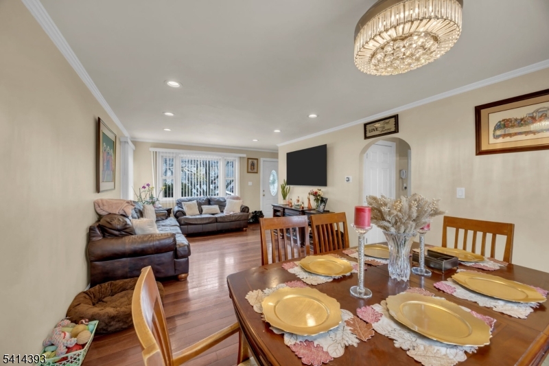 321 Sherwood Road Union, NJ 07083 - Photo 9 of 36