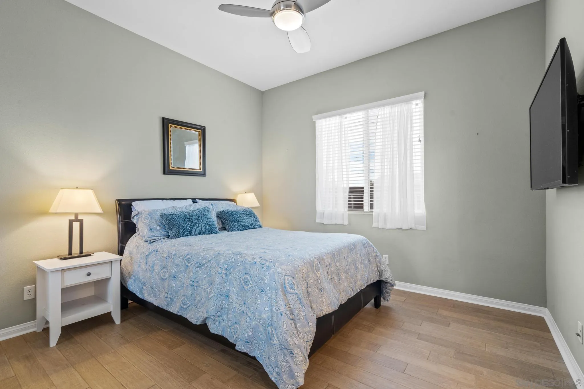 3252 Hidden Estates Lane Escondido, CA 92027 - Photo 18 of 32 a bedroom with a bed and a window