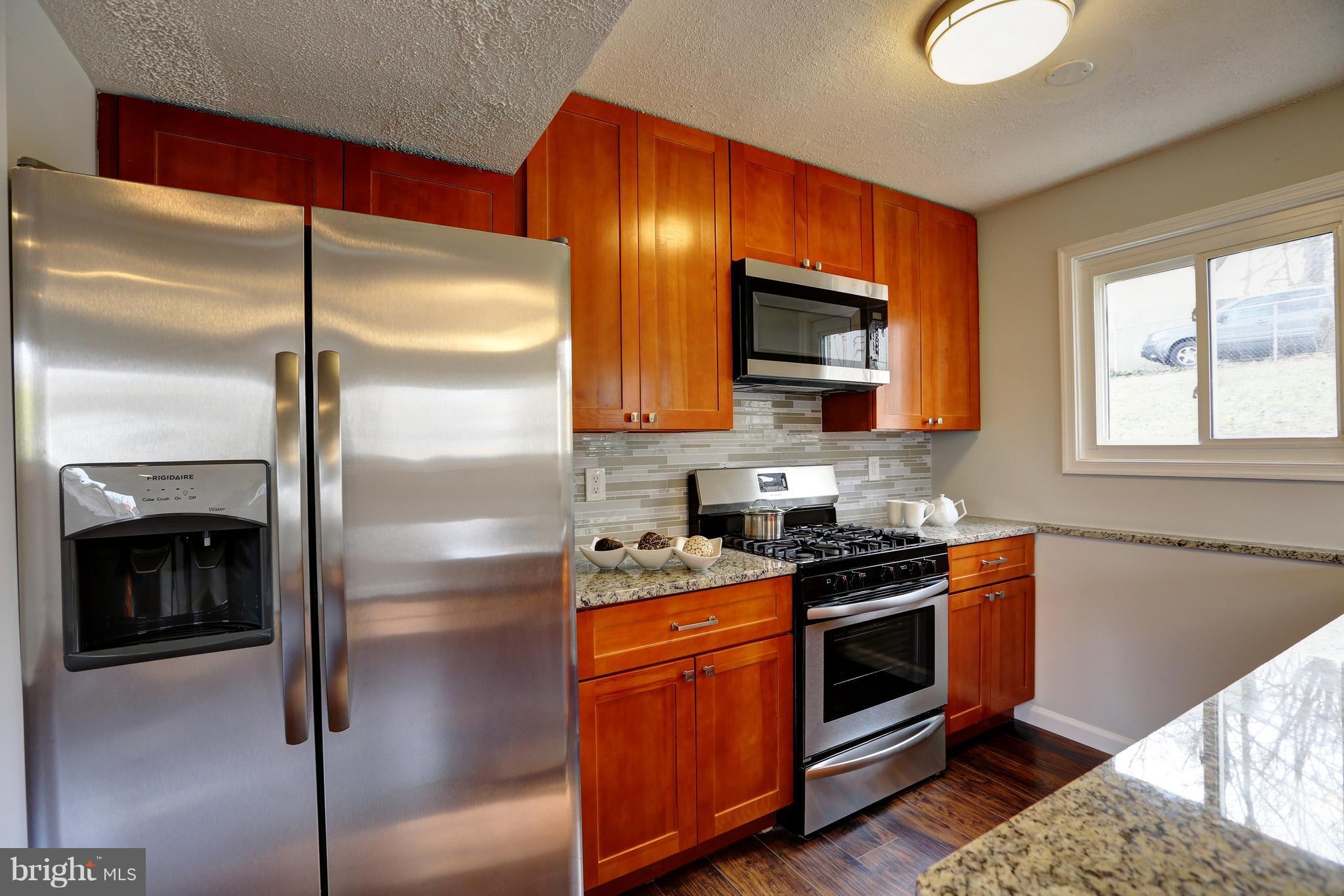 9101 Rolling View Drive Lanham, MD 20706 - Photo 11 of 30 Kitchen