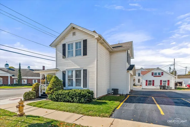 $295,000 | 101 West Church Street, Sandwich, IL 60548