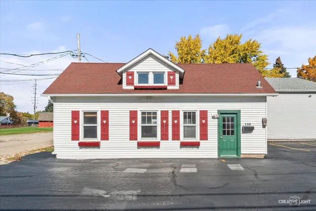 $295,000 | 101 West Church Street, Sandwich, IL 60548