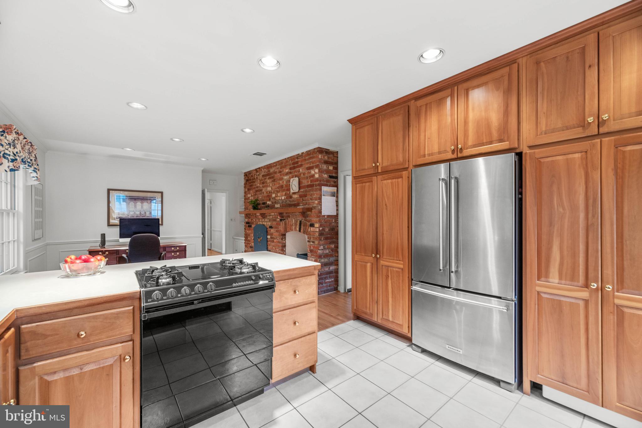 9118 Dunloggin Road Ellicott City, MD 21042 - Photo 13 of 49 Kitchen