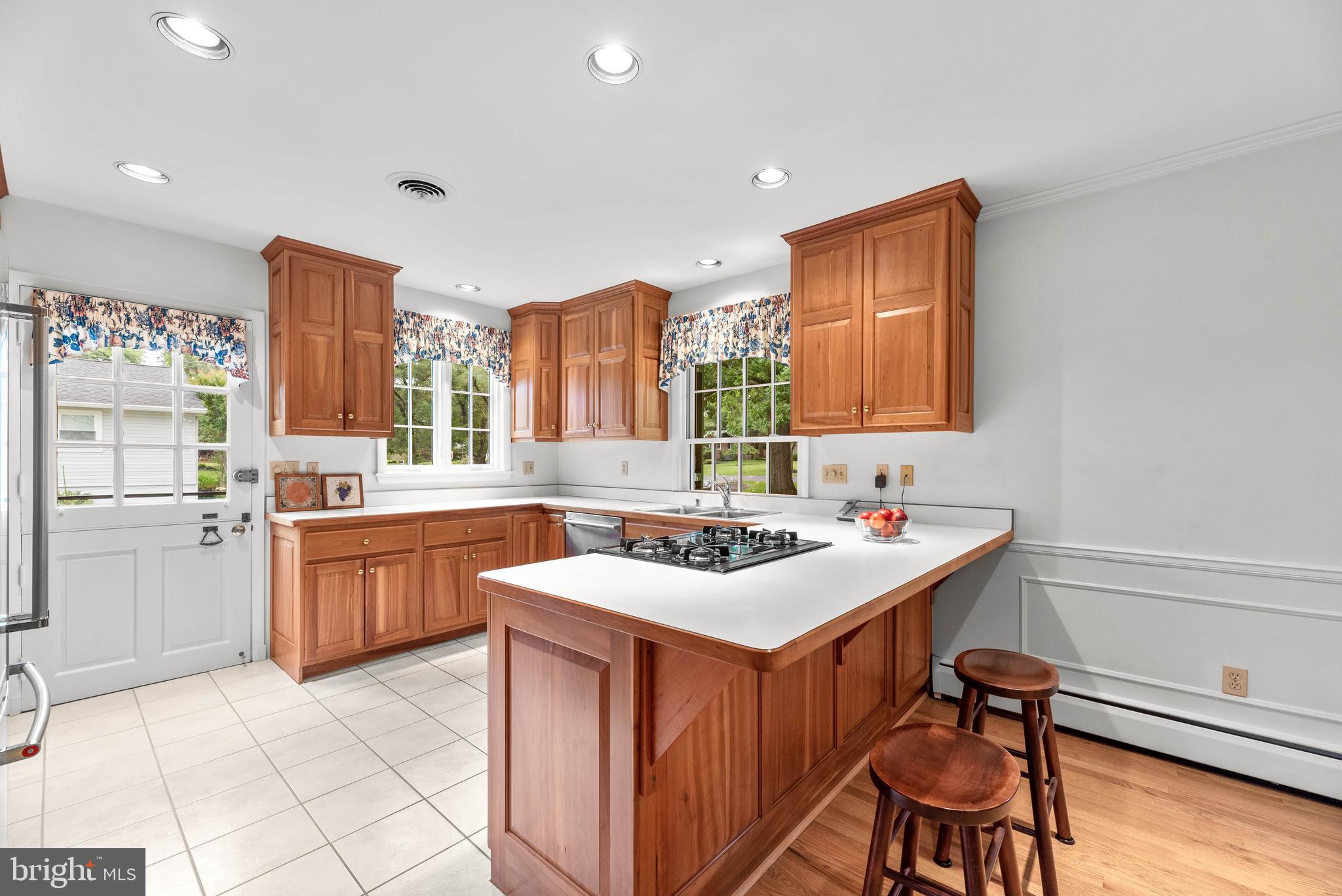 9118 Dunloggin Road Ellicott City, MD 21042 - Photo 10 of 49 Kitchen