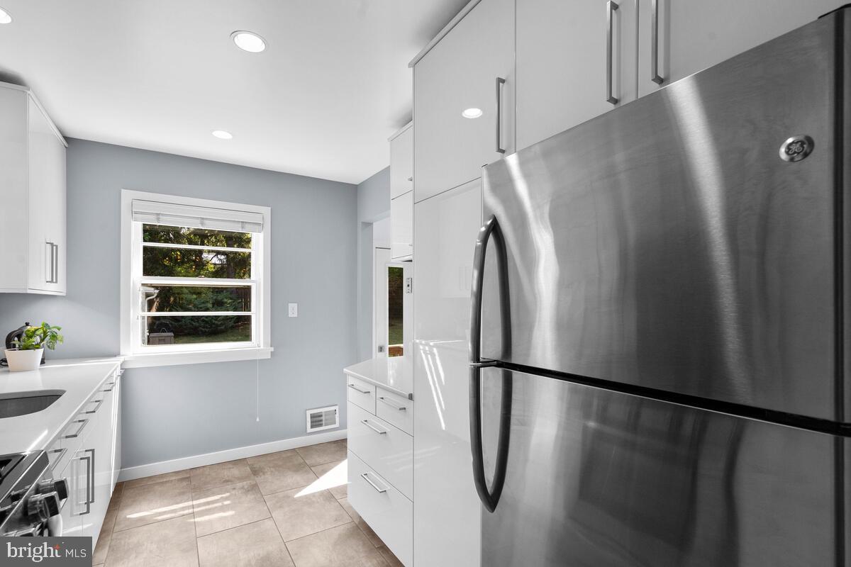 10609 Lilac Place Silver Spring, MD 20903 - Photo 15 of 43