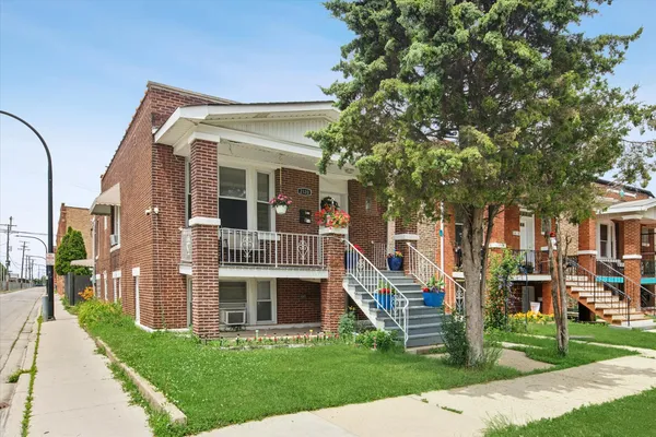 $360,000 | 2120 50th Court, Cicero, IL 60804