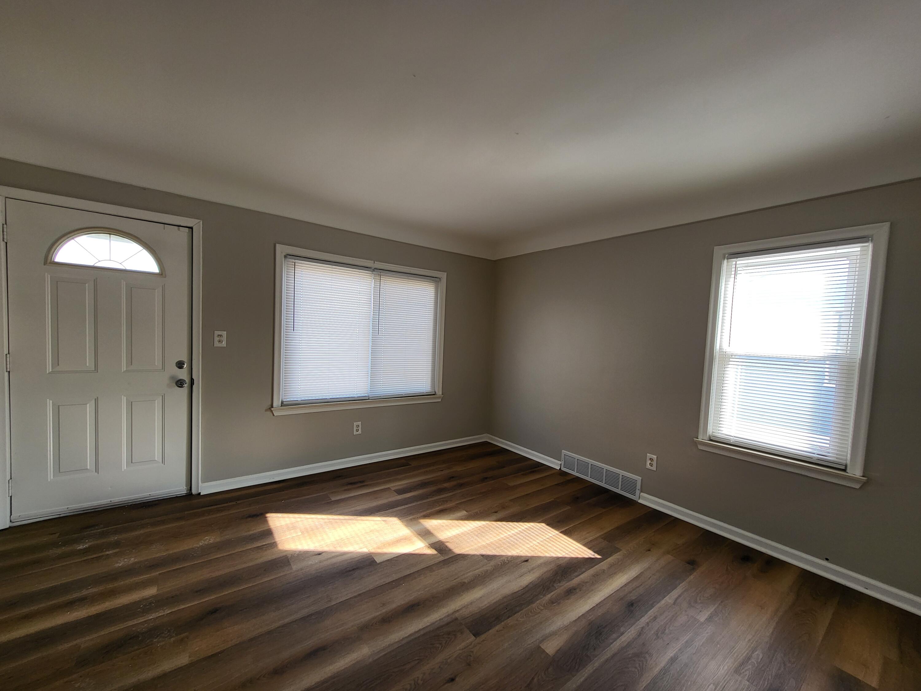 10124 Pelham Road Taylor, MI 48180 - Photo 6 of 16 20260217_144358