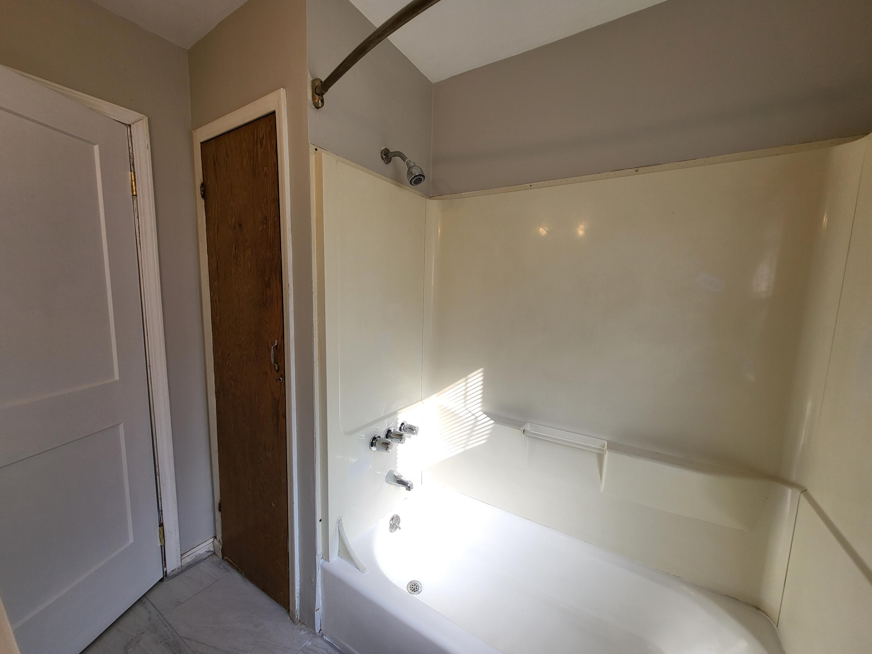 10124 Pelham Road Taylor, MI 48180 - Photo 10 of 16 20260217_144446