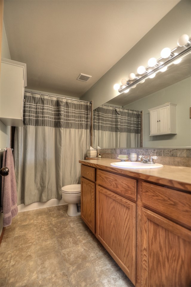 3111 East Lane Park Road Mead, WA 99021 - Photo 8 of 20 Gallery Image 8
