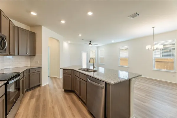 $1,845 | 125 Drifter Lane, Jarrell, TX 76537