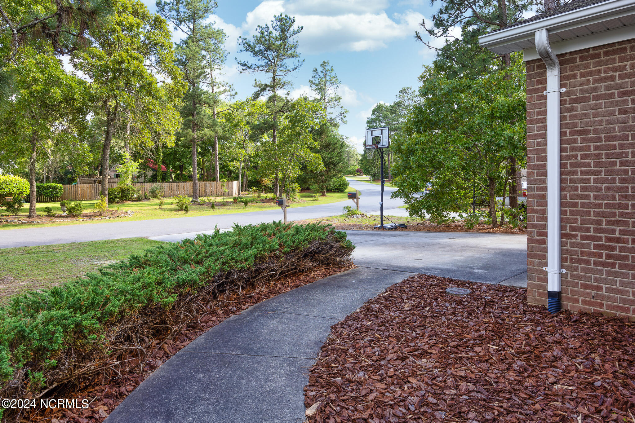 145 Winchester Road Pinehurst, NC 28374 - Photo 3 of 27 145 Winchester 3