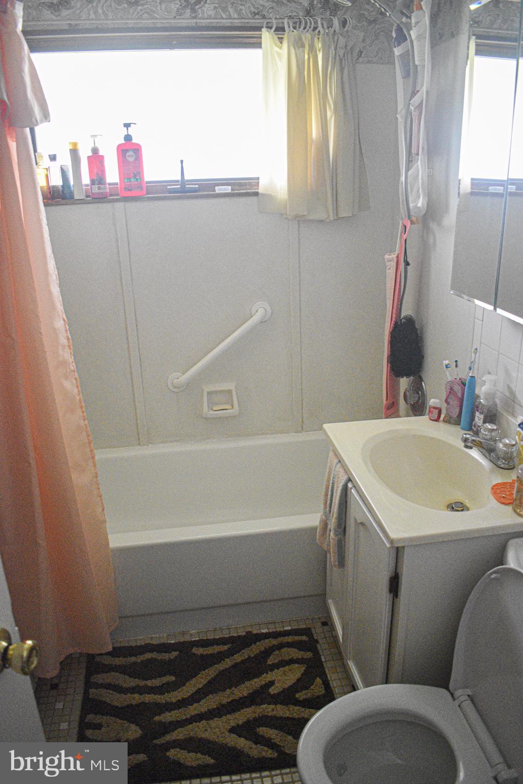 9234 Woodenbridge Road Philadelphia, PA 19114 - Photo 11 of 18 Gallery Image 11