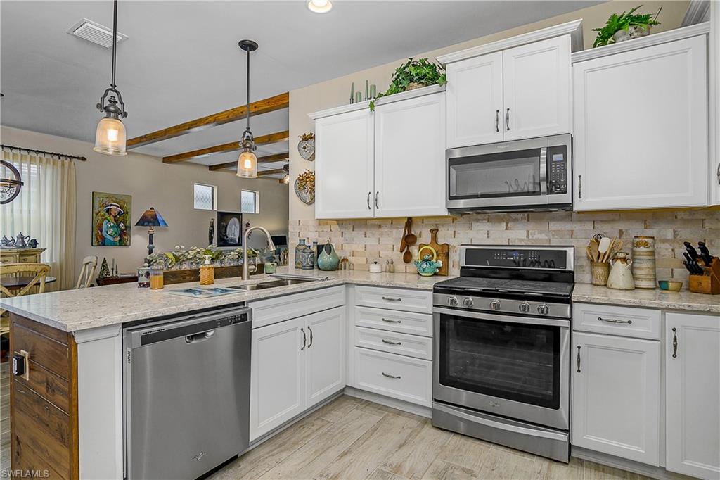 7642 Jacaranda Lane Naples, FL 34114 - Photo 3 of 42