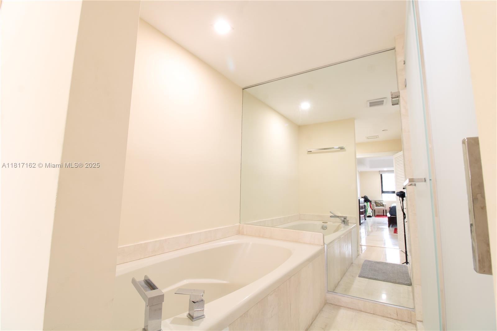 151 Crandon Boulevard, Unit 702 Key Biscayne, FL 33149 - Photo 18 of 26