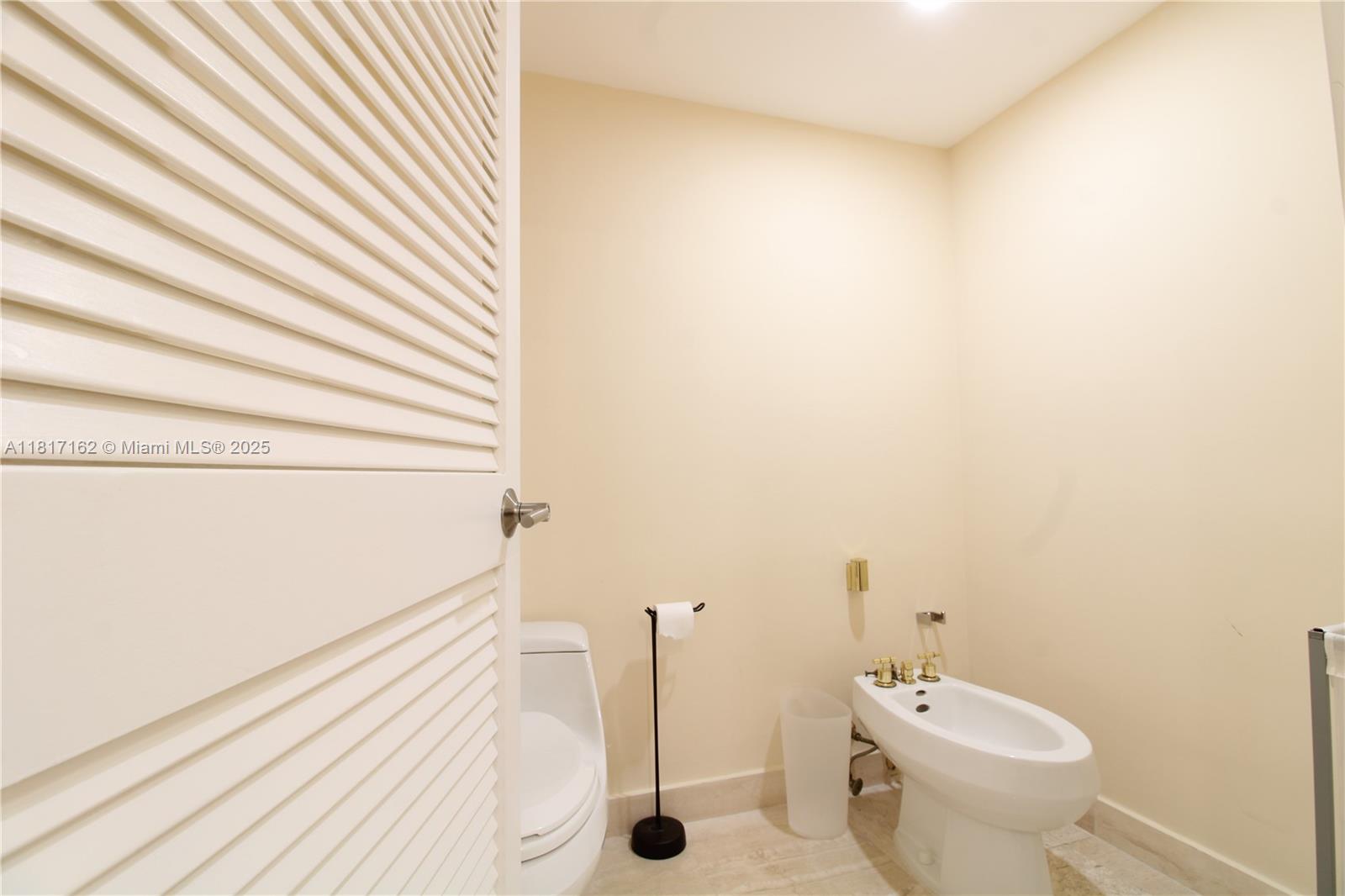 151 Crandon Boulevard, Unit 702 Key Biscayne, FL 33149 - Photo 22 of 26