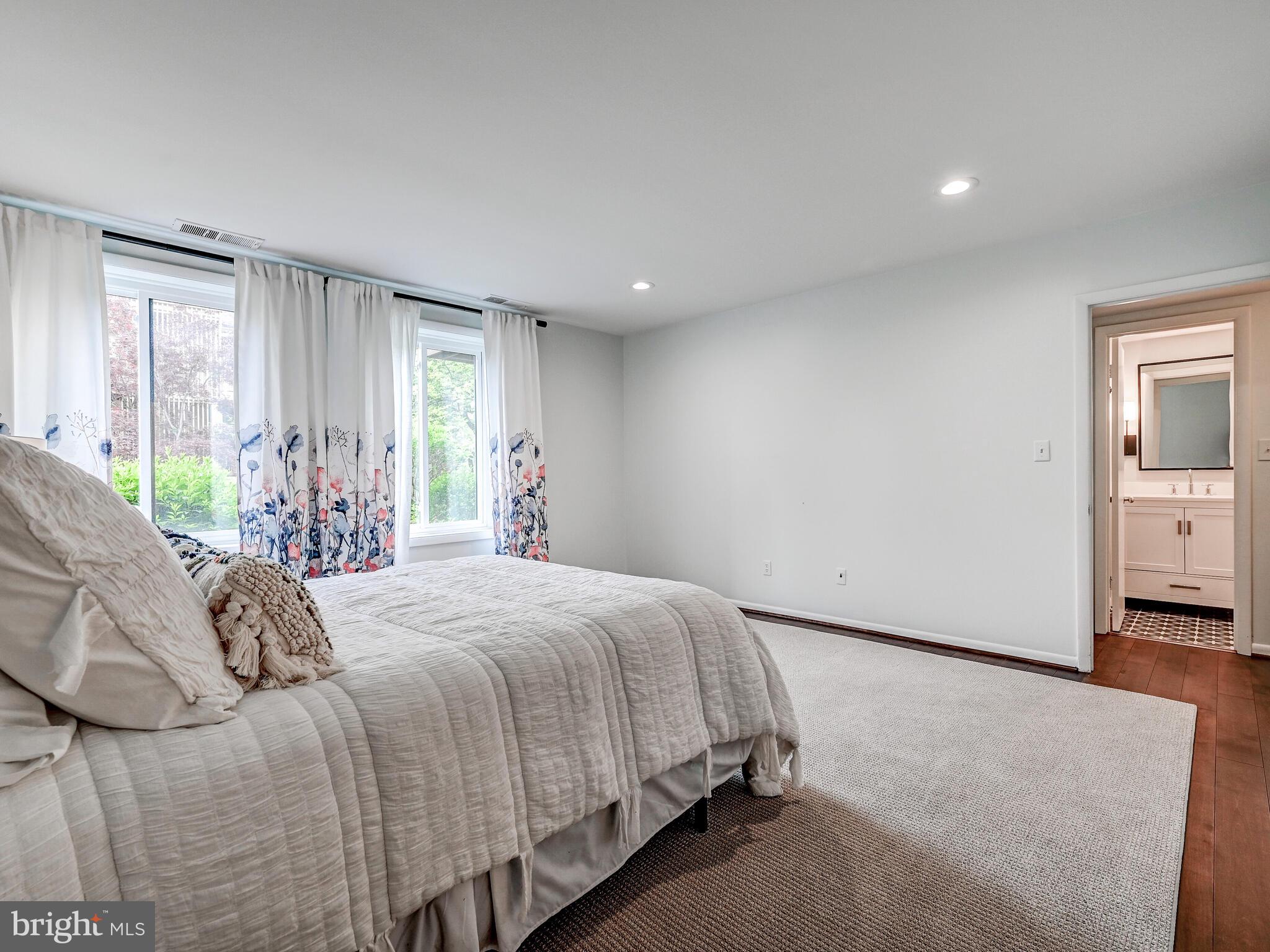 8 Cross Keys Road, Unit 8A Baltimore, MD 21210 - Photo 12 of 24