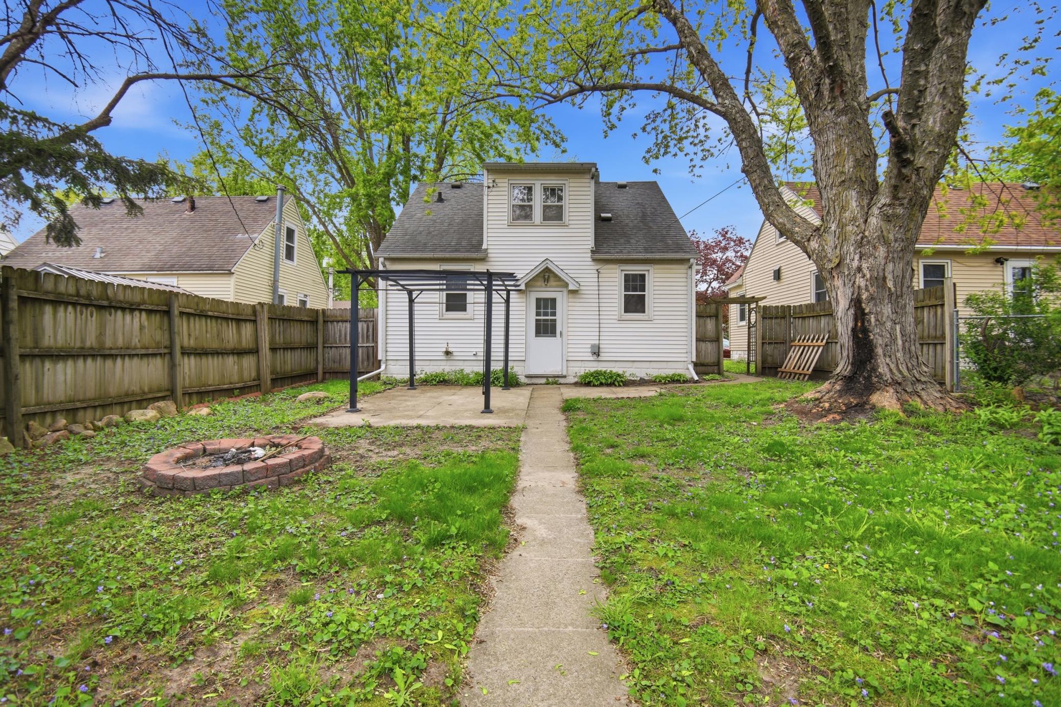 903 11th Avenue Southwest Austin, MN 55912 - Photo 15 of 17